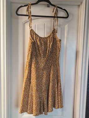 Women’s Tie-Shoulder Floral Sun Romper in Mustard